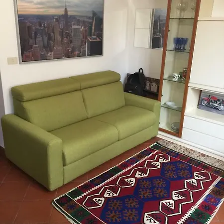 Διαμέρισμα Lovely Irnerio ❤ Flat Near S. Pietro ★ *