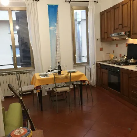 Διαμέρισμα Lovely Irnerio ❤ Flat Near S. Pietro ★