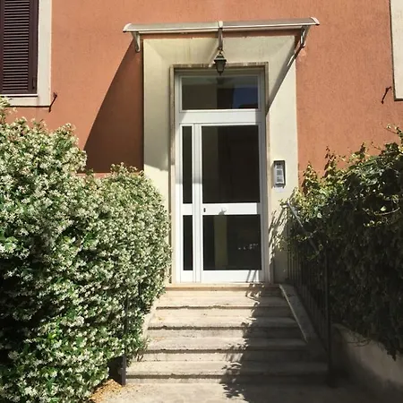 Διαμέρισμα Lovely Irnerio ❤ Flat Near S. Pietro ★